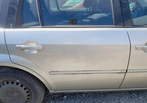 Ford Mondeo cena 999 przebieg: 180000, rok produkcji 2004 z Pleszew małe 121
